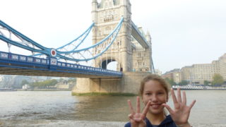 girl k-rates tower bridge, London