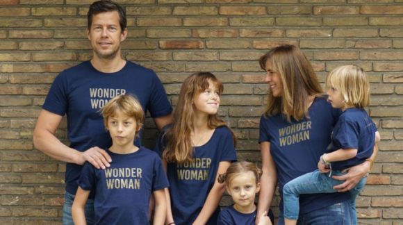 esther van de paal babyccino kids family wonder woman kidrated meets