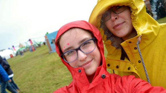 slummy single mummy mummy blogger jo middleton and daughter in anoraks kidrated