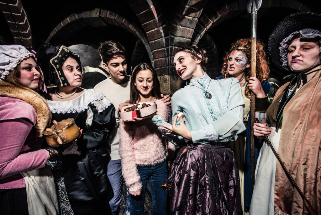 the amazing staff and guides at the London Dungeons as featured in the KidRated guide of the cool, fun and exciting places to go and things to do in London for older kids and teenagers.